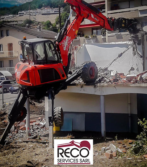 Pelle de démolition RECO sur un chantier de déconstruction
