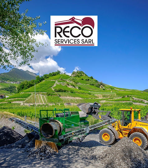 Tracteur RECO dans les vignes du Valais
